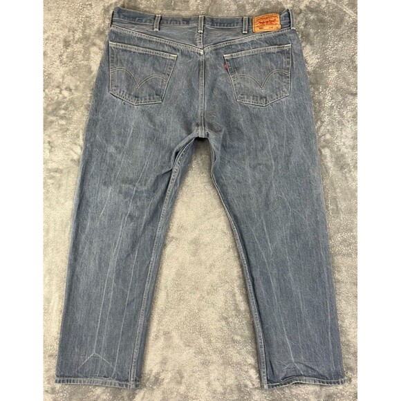 Levi’s 501 Jeans Men’s 44x32 (40x30.5) Straight Leg Button Fly Medium Wash Blue - Picture 4 of 13